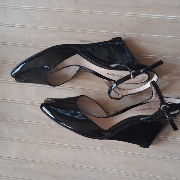 Arturo Chiang Black Patent Leather Peep Toe Ankle Strap Wedge Heels - Picture 13 of 14